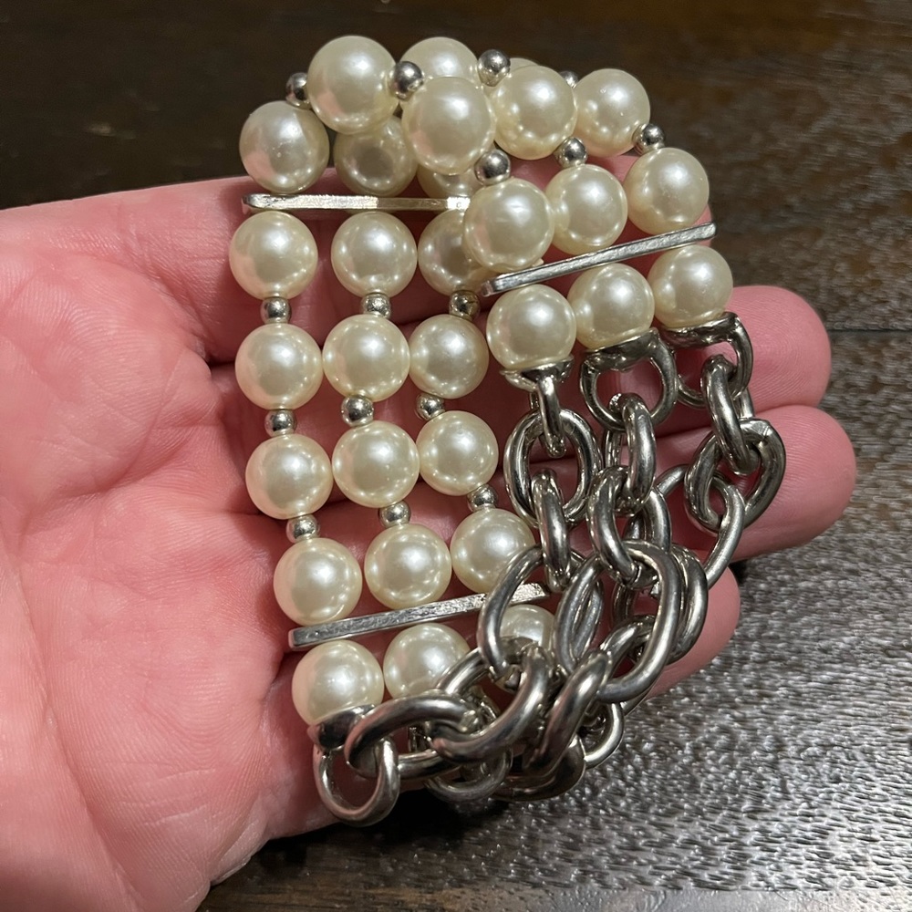 Fashion Bracelet In Excellent Condition. - Picture 5 of 6